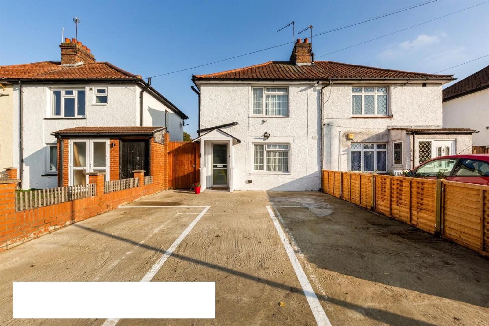 Appartamento Cosy Private Flat In London, Free Parking On Premise Carshalton Esterno foto