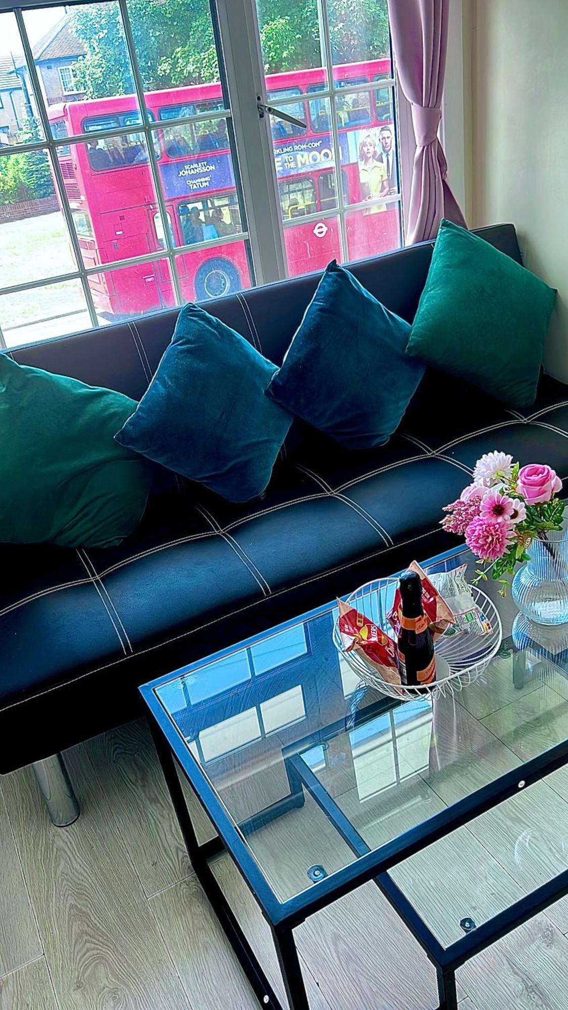 Appartamento Cosy Private Flat In London, Free Parking On Premise Carshalton Esterno foto